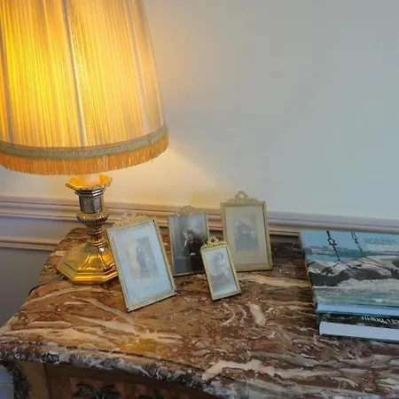 Chateau De La Haye Bed and Breakfast *