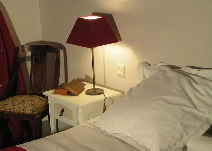 德拉海耶城堡酒店