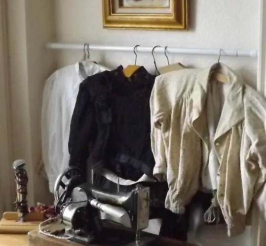 Chateau De La Haye * Contigné