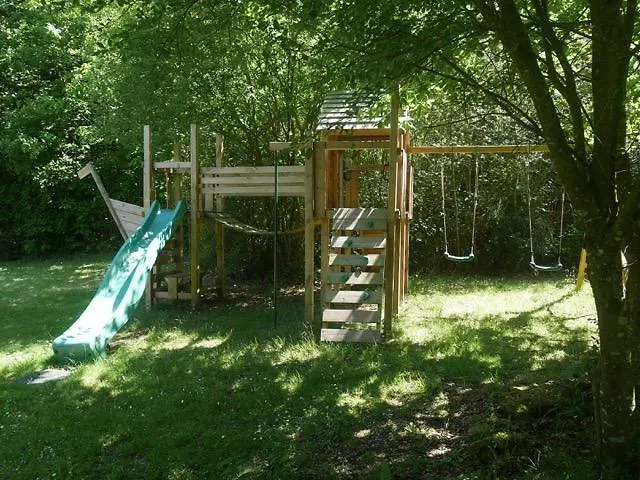 德拉海耶城堡酒店 住宿加早餐酒店 孔蒂涅