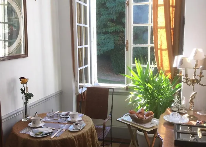 德拉海耶城堡酒店